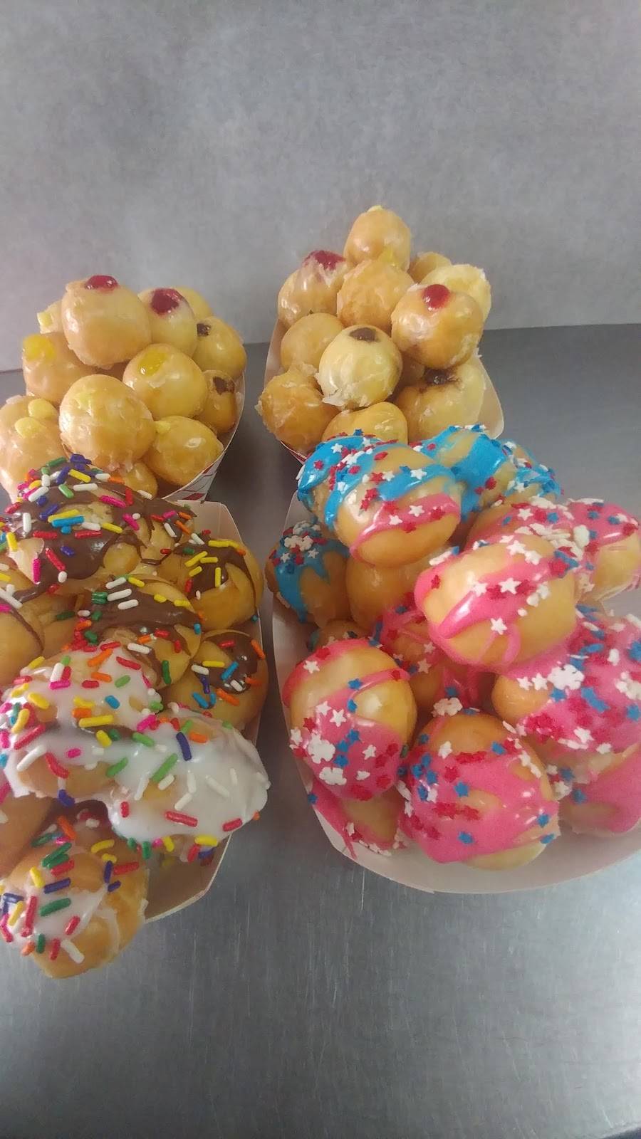 Donut World | restaurant | 2567 Gessner Rd, Houston, TX 77080, USA | 7134609459 OR +1 713-460-9459