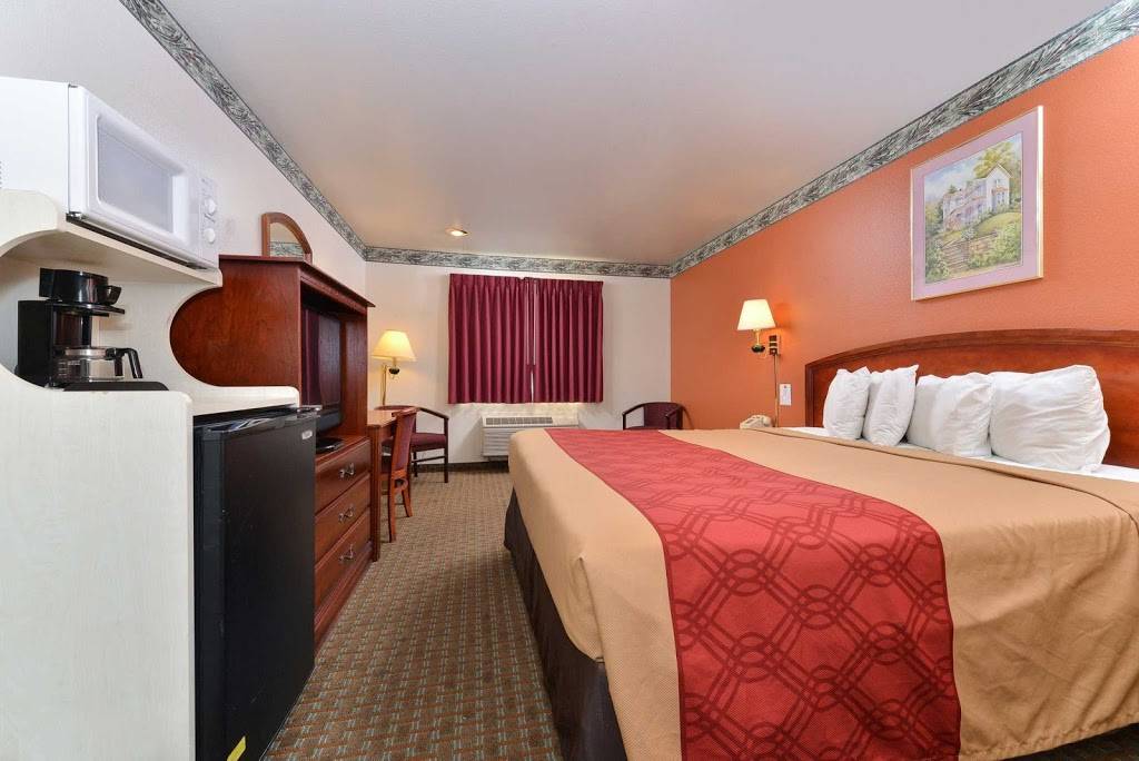 Econo Lodge Inn & Suites | restaurant | 3475 Hwy 99 W, Corning, CA 96021, USA | 5308242000 OR +1 530-824-2000