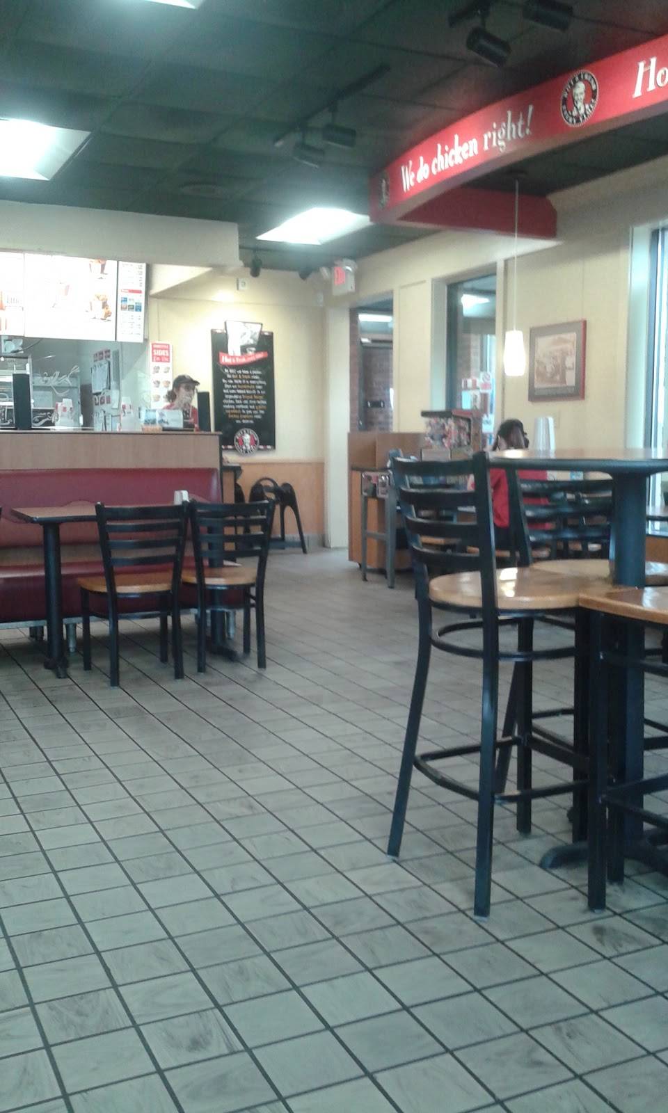 KFC | restaurant | 126 Pearl St, Essex Junction, VT 05452, USA | 8028785300 OR +1 802-878-5300