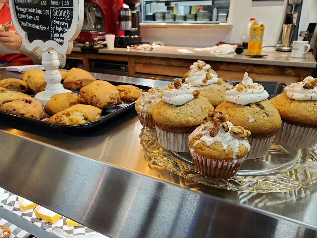 Mos Place | restaurant | 111 S Main St, Waukomis, OK 73773, USA | 5804780764 OR +1 580-478-0764