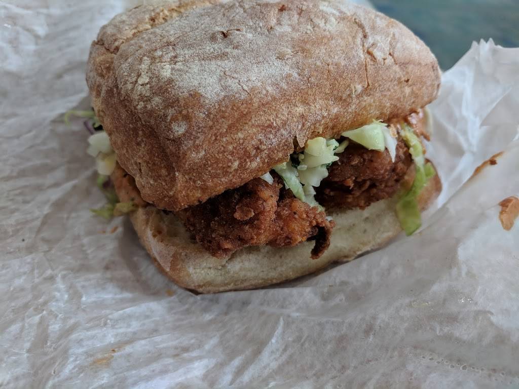 Mister Chicken 2 | restaurant | 44-64 21st St, Long Island City, NY 11101, USA | 3473306328 OR +1 347-330-6328