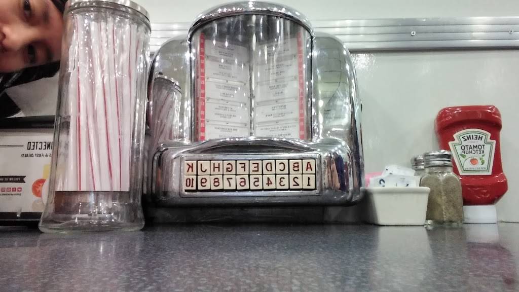 Johnny Rockets | restaurant | 1 Crossgates Mall Rd, Albany, NY 12203, USA | 5188620200 OR +1 518-862-0200