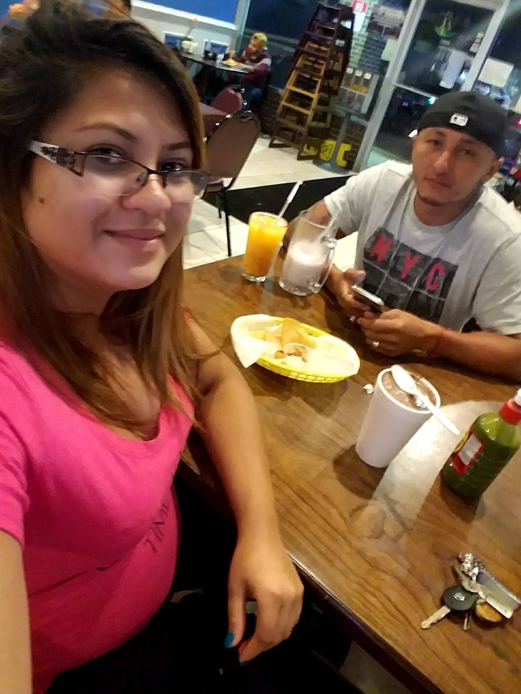 El Quetzal Grill | restaurant | 8450 Centreville Rd, Manassas Park, VA 20111, USA | 7033658282 OR +1 703-365-8282