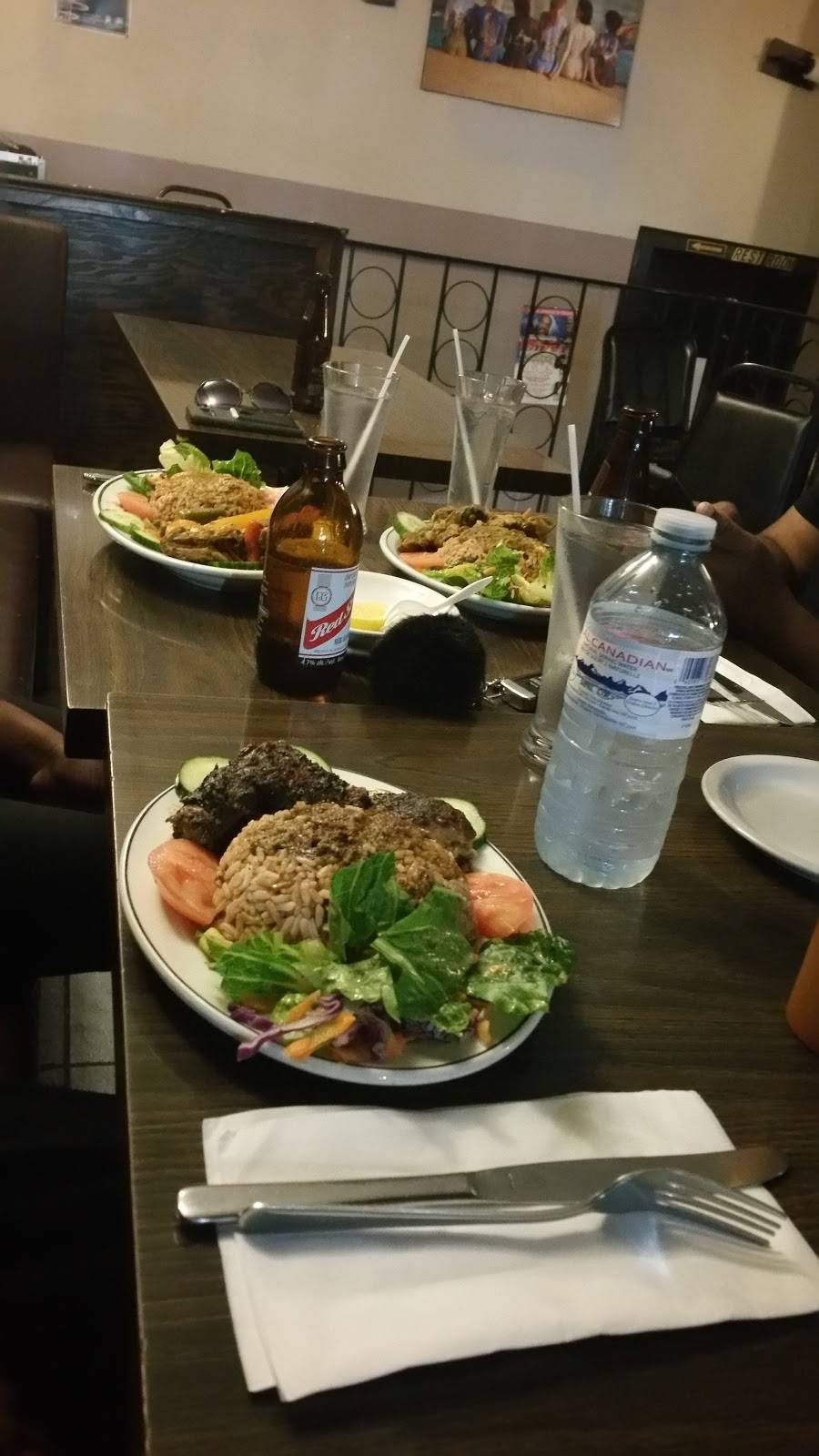 Elias Restaurant & Tavern | restaurant | 3310 Keele St, North York, ON M3M 2H7, Canada | 4166331735 OR +1 416-633-1735