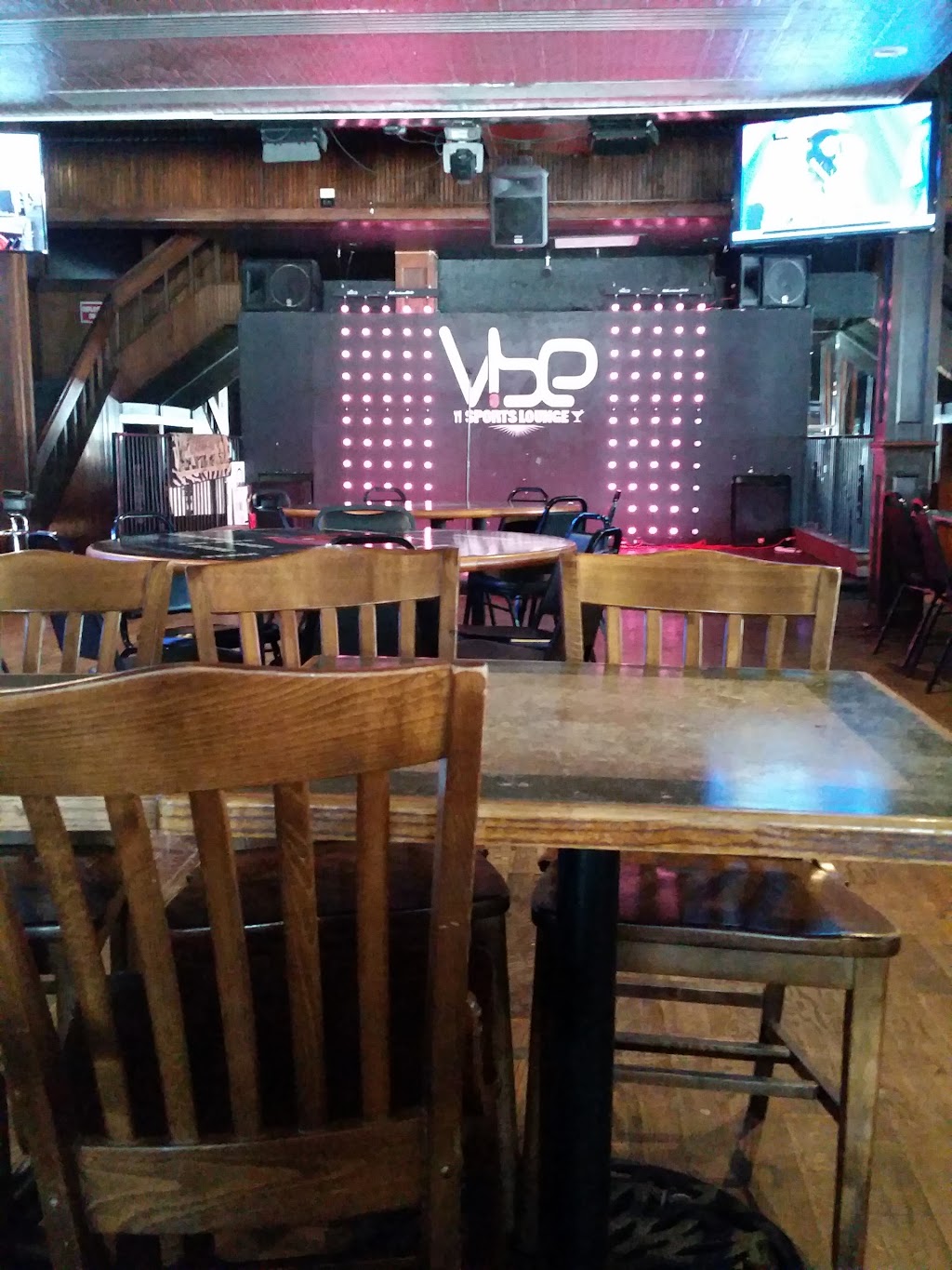 Vibe Sports Lounge | night club | 12510 North Fwy, Houston, TX 77060, USA | 2818743003 OR +1 281-874-3003