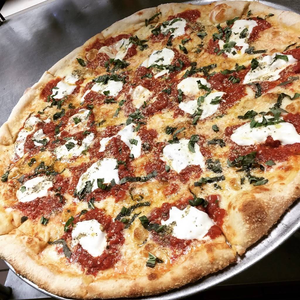 Loutinas Pizza | restaurant | 4880 N Kings Hwy, Fort Pierce, FL 34951, USA | 7725959773 OR +1 772-595-9773