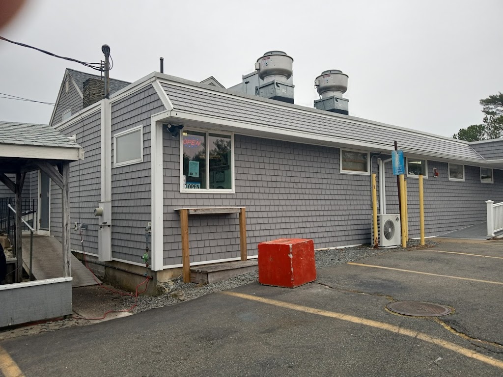 JMACs On The Pond | restaurant | 217 County St, Lakeville, MA 02347, USA | 7743841254 OR +1 774-384-1254