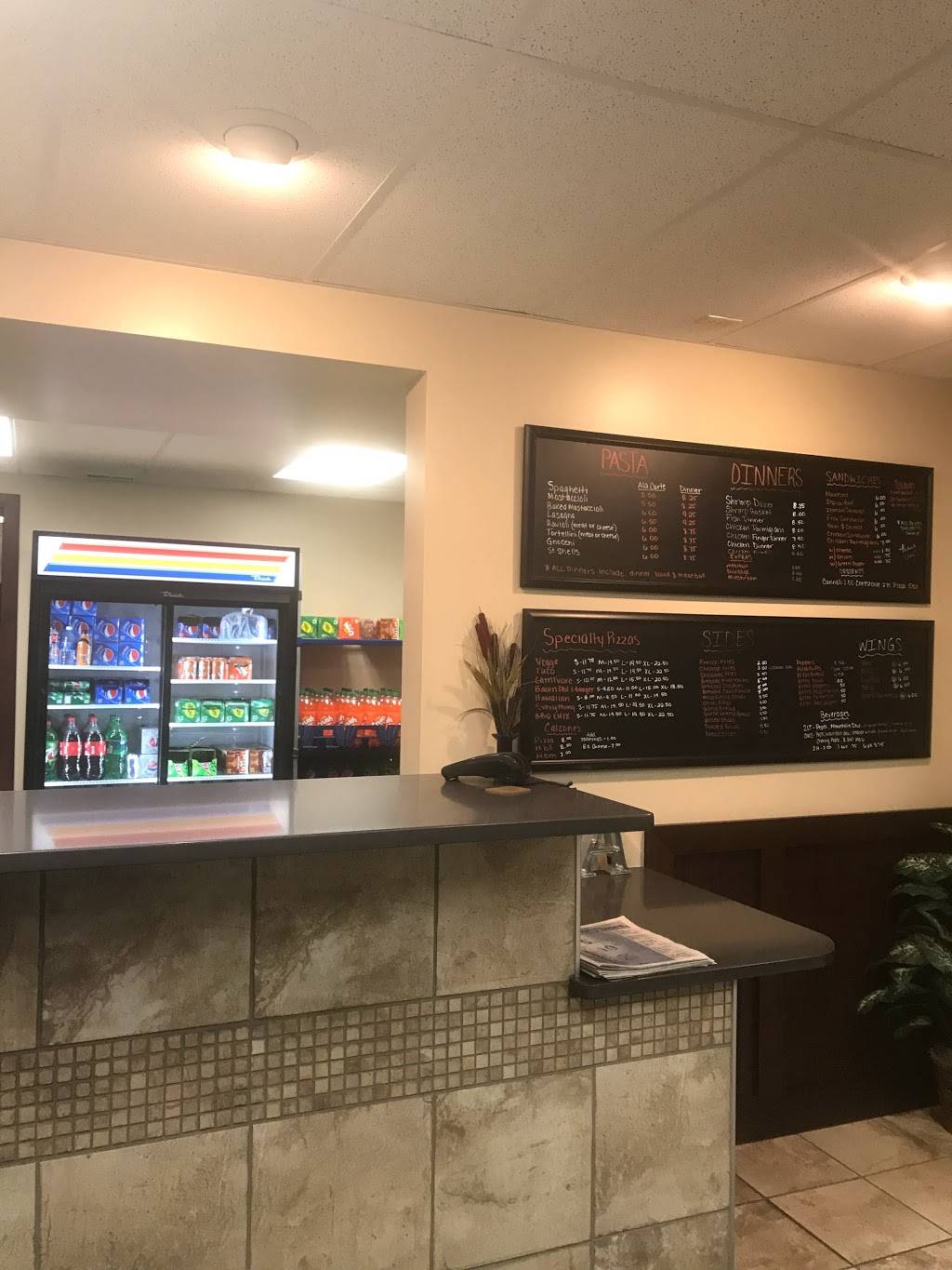 Annas Pizza | restaurant | 3505 N Main St, Rockford, IL 61103, USA | 8159632662 OR +1 815-963-2662