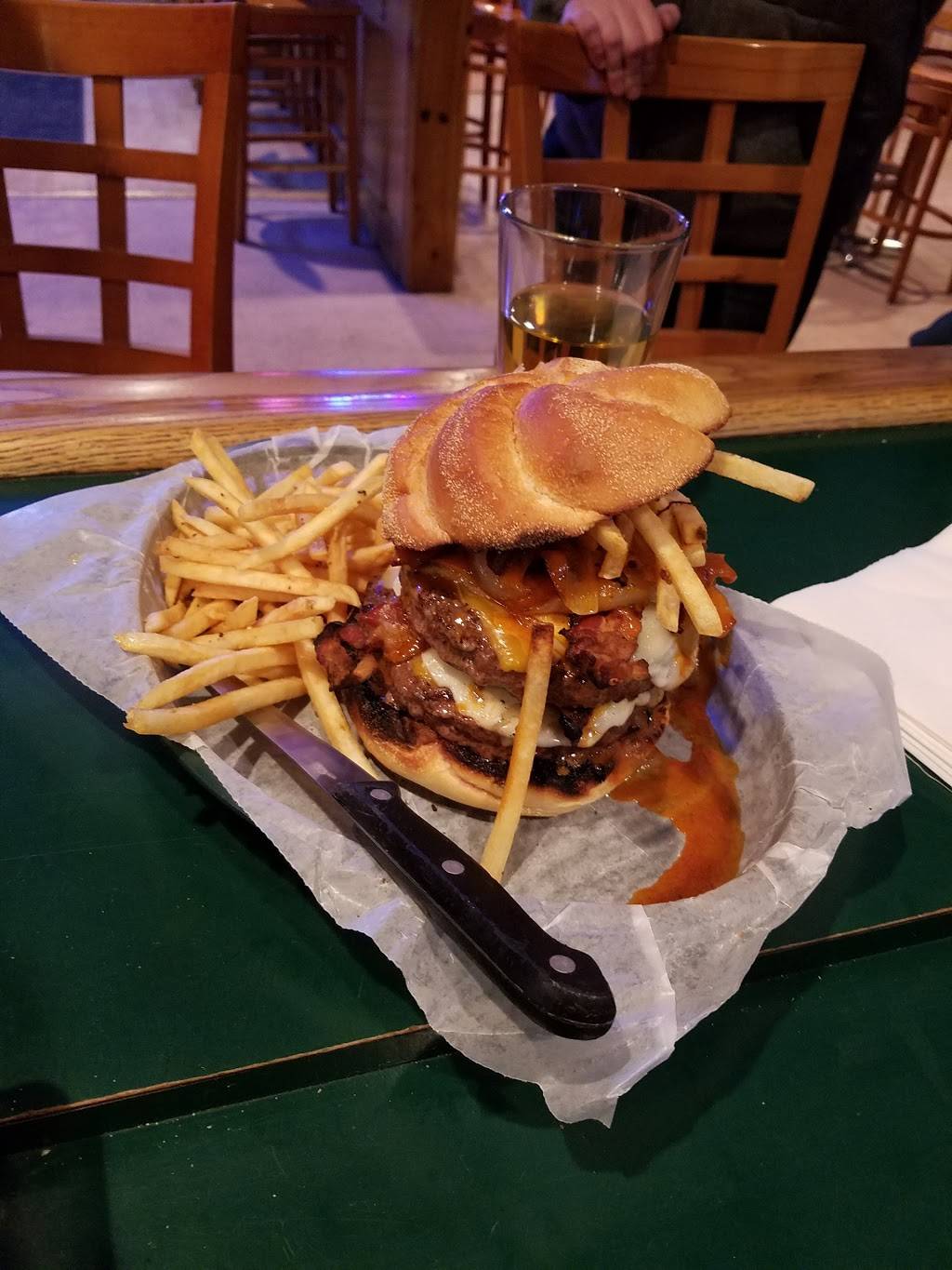 Olde Village Pub | restaurant | 1211 NJ-35, Middletown, NJ 07748, USA | 7326719156 OR +1 732-671-9156