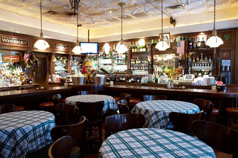 Hugos Frog Bar & Fish House | restaurant | 1024 N Rush St, Chicago, IL 60611, USA | 3126400999 OR +1 312-640-0999