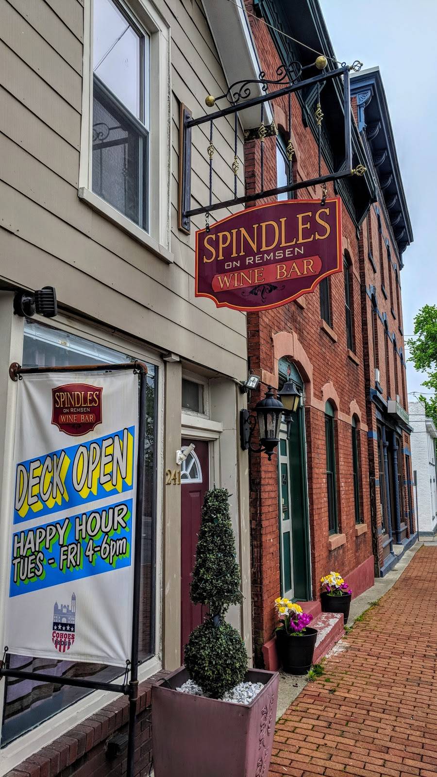 Spindles on Remsen | restaurant | 241 Remsen St, Cohoes, NY 12047, USA | 5182373816 OR +1 518-237-3816