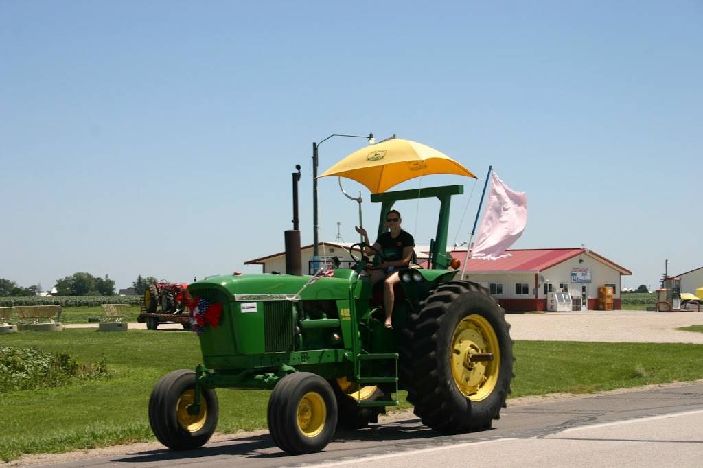 TJs Cafe/Convenience | restaurant | 601 US-52, Canton, MN 55922, USA | 5077438204 OR +1 507-743-8204