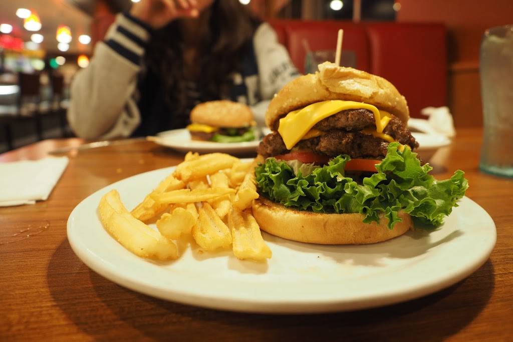 Dennys | restaurant | 1255 De La Torre St, Salinas, CA 93905, USA | 8314249551 OR +1 831-424-9551