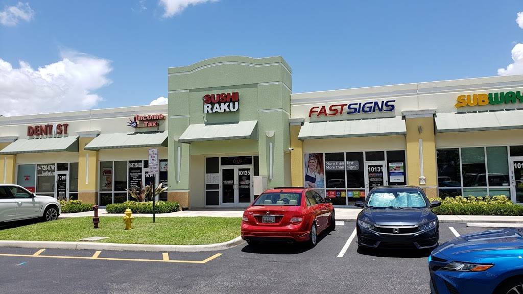Sushi Raku | restaurant | 10135 W Commercial Blvd, Tamarac, FL 33351, USA | 9545326644 OR +1 954-532-6644