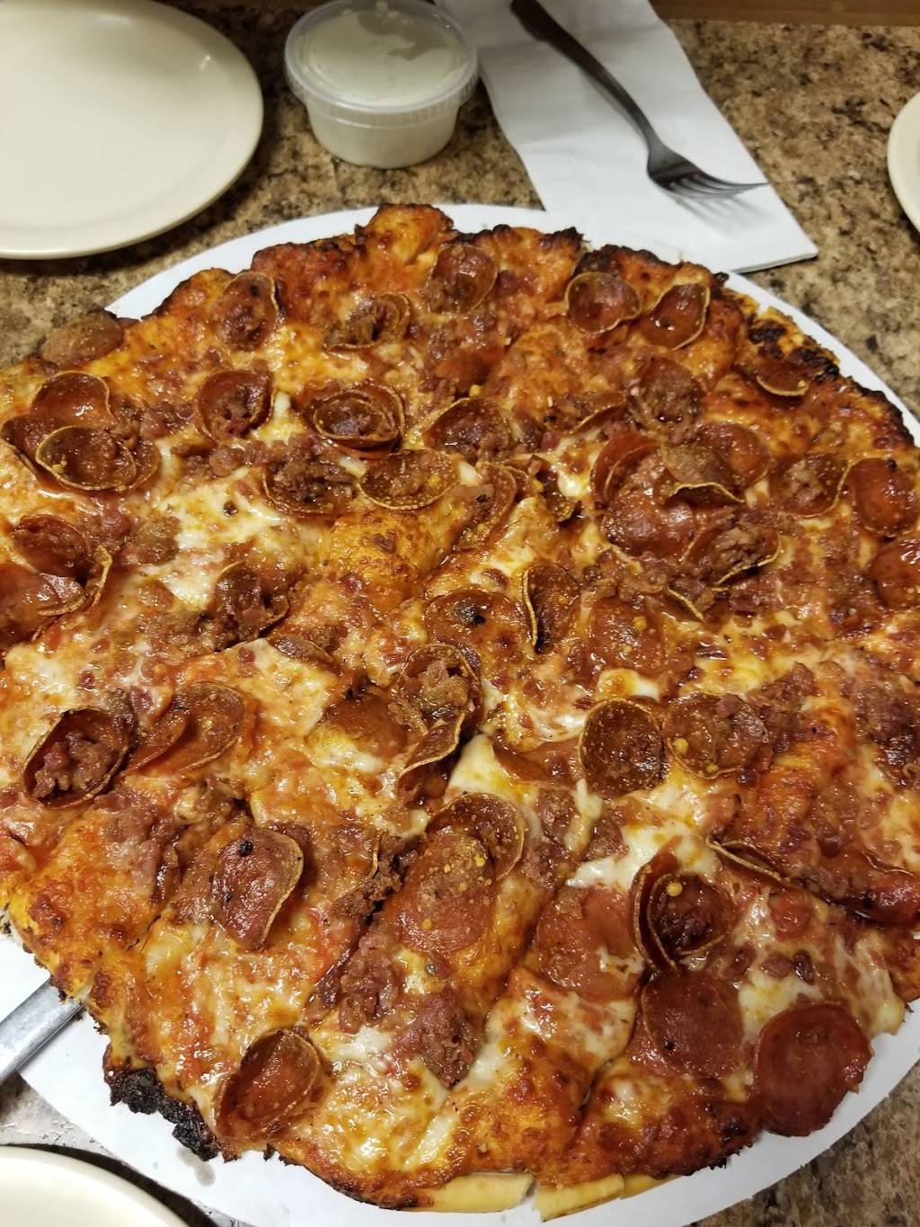 Tommys Pizza | restaurant | 174 W Lane Ave, Columbus, OH 43201, USA | 6142944669 OR +1 614-294-4669