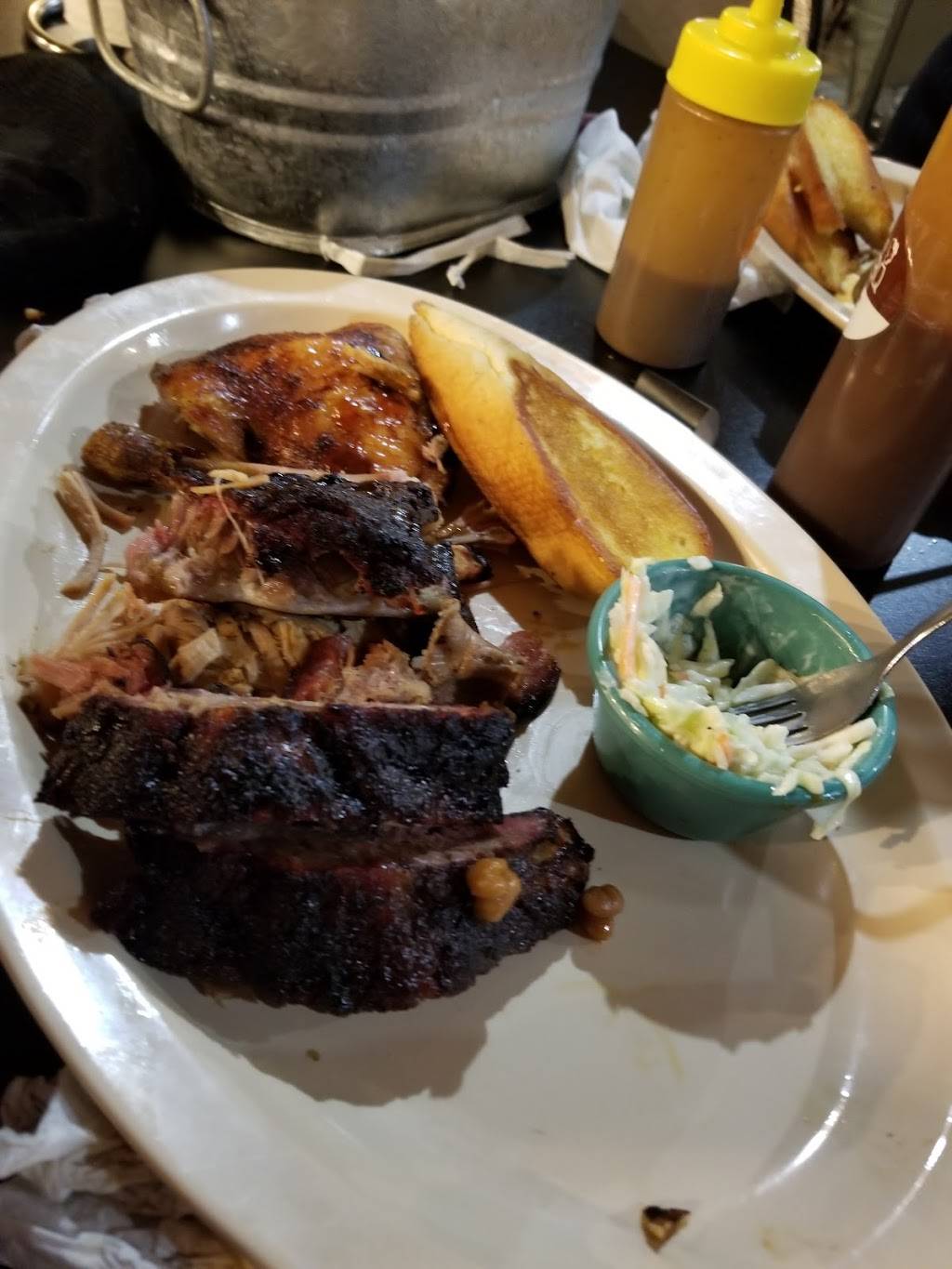 Smoking Barrels BBQ | restaurant | 544 Gravois Rd, Fenton, MO 63026, USA | 6367178300 OR +1 636-717-8300