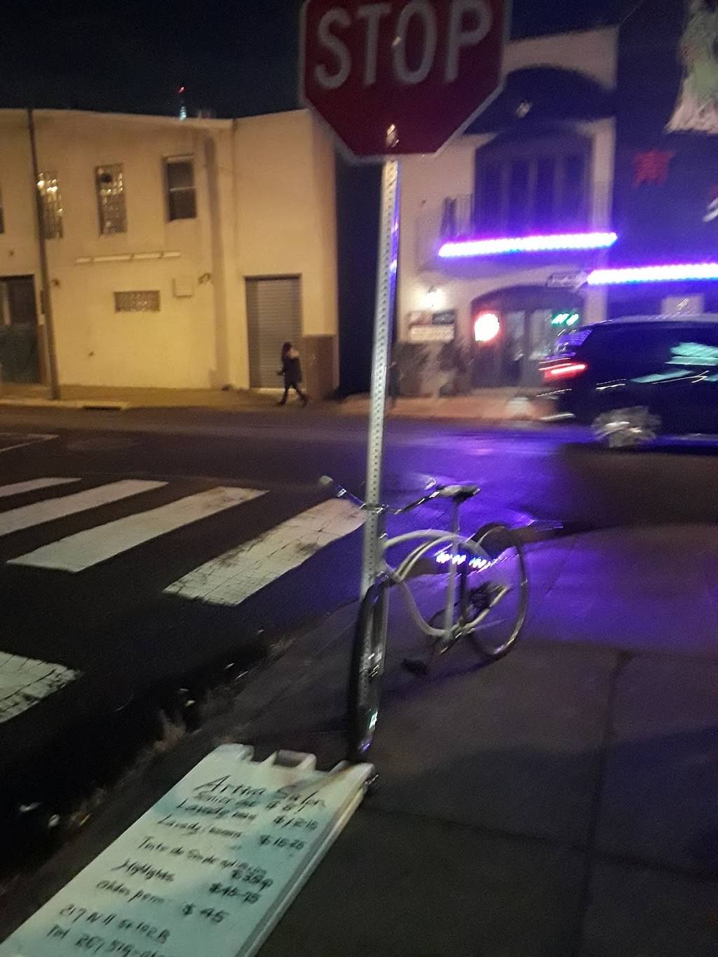 Vietnam Restaurant | restaurant | 221 N 11th St, Philadelphia, PA 19107, USA | 2155921163 OR +1 215-592-1163