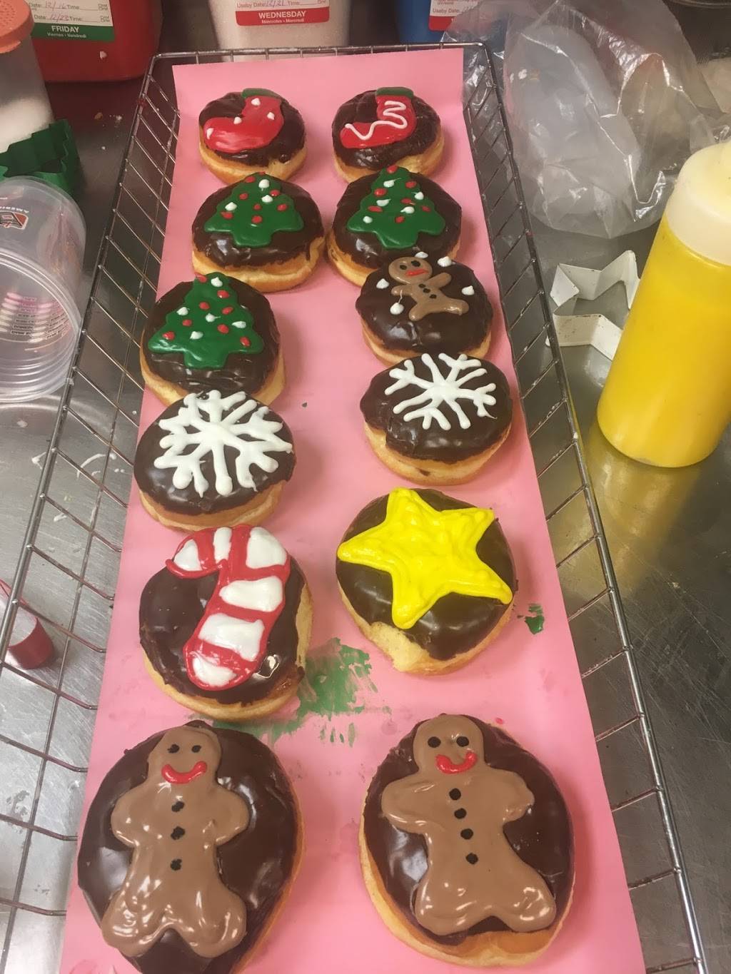 Dunkin | cafe | 470 Derby Ave, West Haven, CT 06516, USA | 2033897733 OR +1 203-389-7733