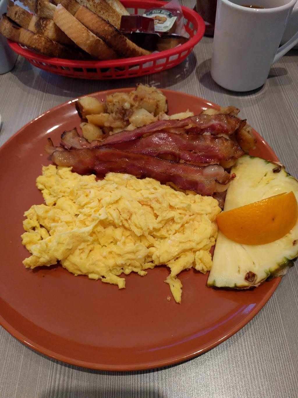 Au Blanc DOeuf | restaurant | 1903 Boulevard René-Laennec, Laval, QC H7M 5E2, Canada | 4506623131 OR +1 450-662-3131