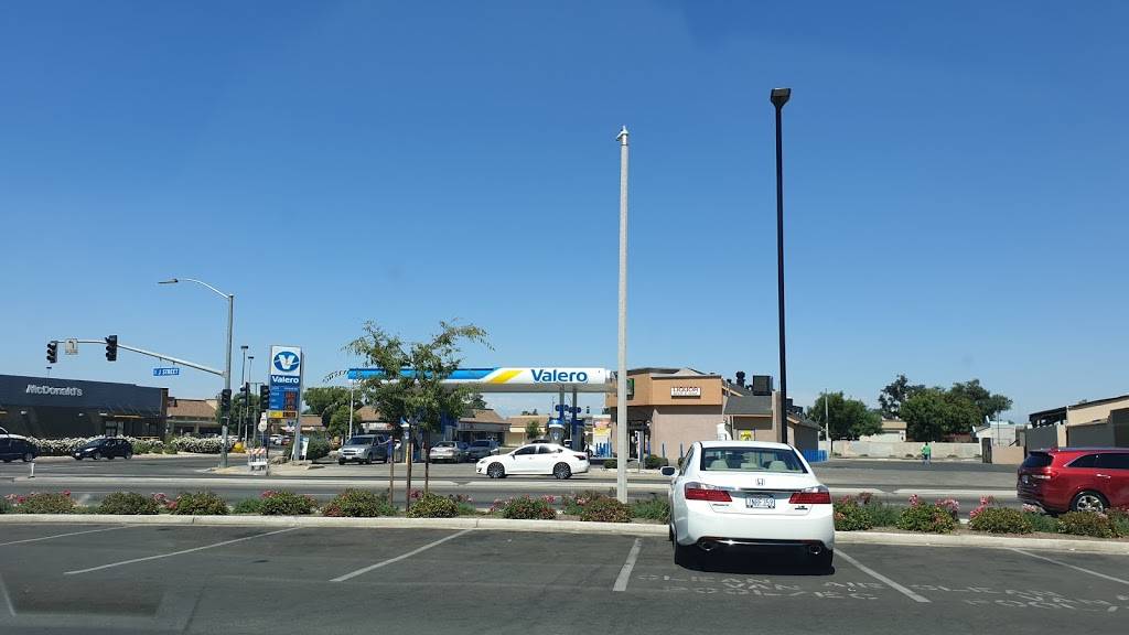 Starbucks | cafe | 491 North N J St, Tulare, CA 93274, USA | 5596841310 OR +1 559-684-1310