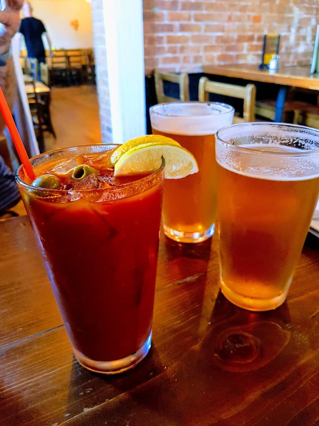 Kent Ale House | restaurant | 51 Kent Ave, Brooklyn, NY 11249, USA | 3472278624 OR +1 347-227-8624