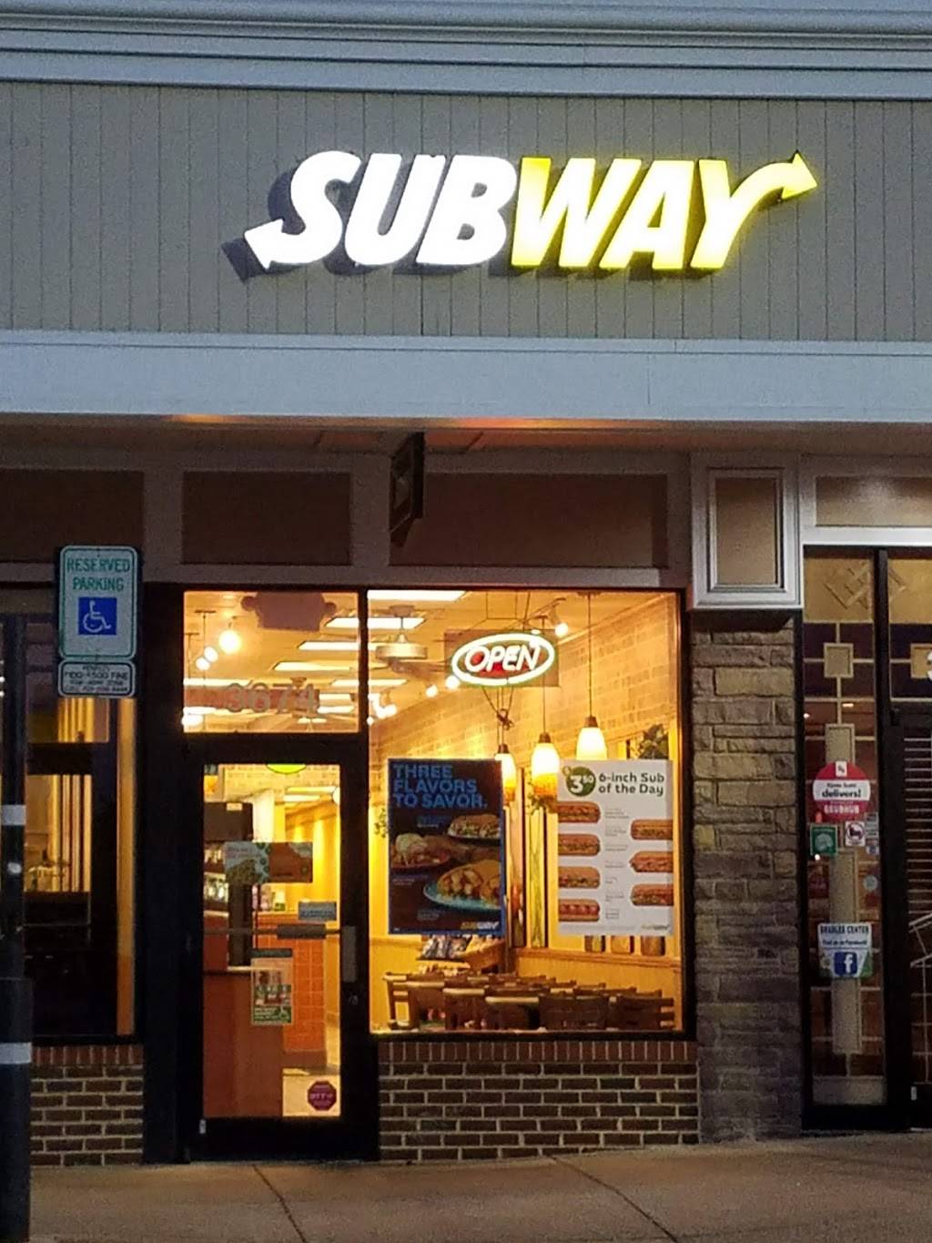 Subway | restaurant | 3674 King St, Alexandria, VA 22302, USA | 7039313700 OR +1 703-931-3700