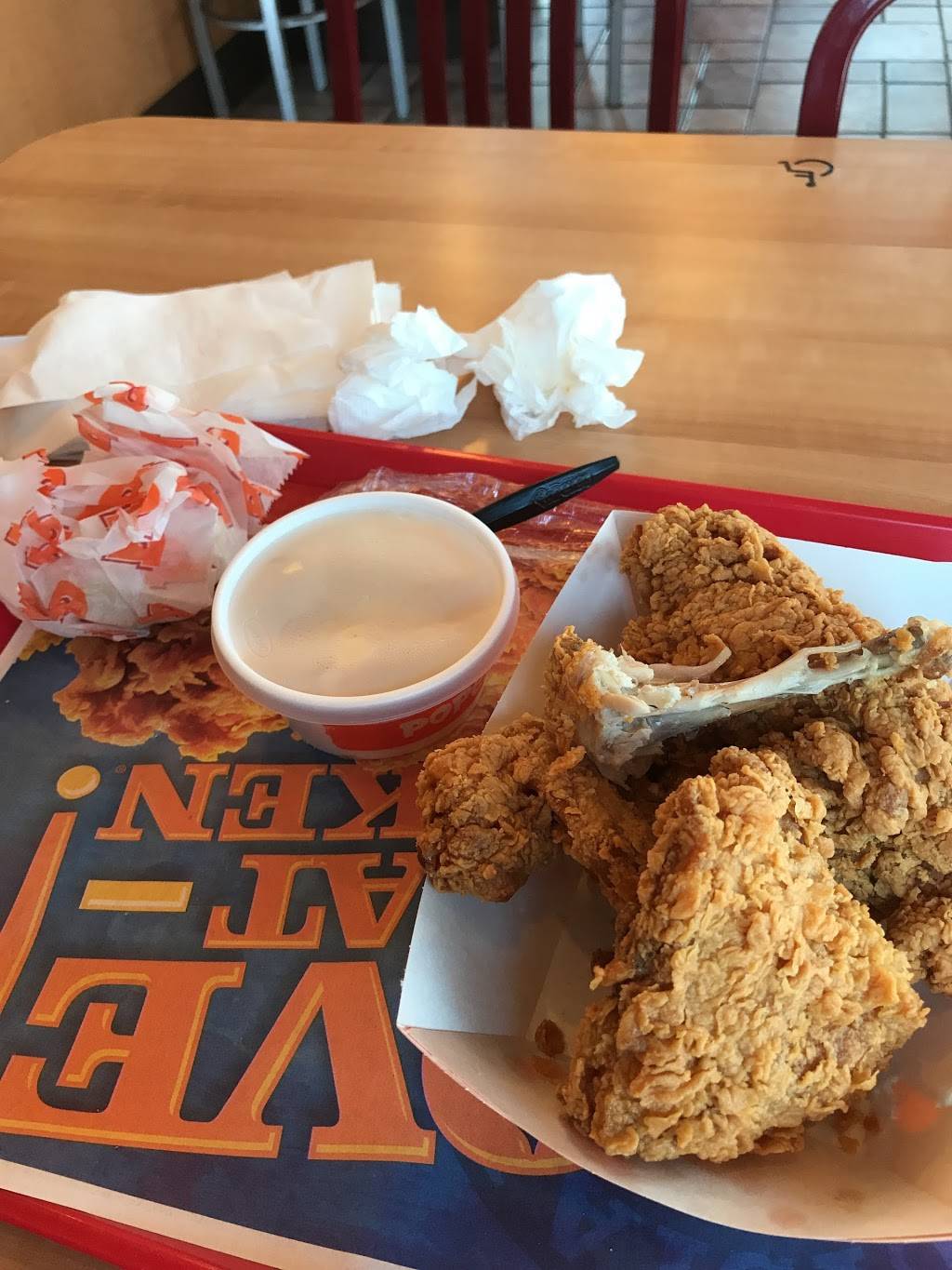 Popeyes Louisiana Kitchen | restaurant | 4919 Airline Dr, Houston, TX 77022, USA | 7136998494 OR +1 713-699-8494