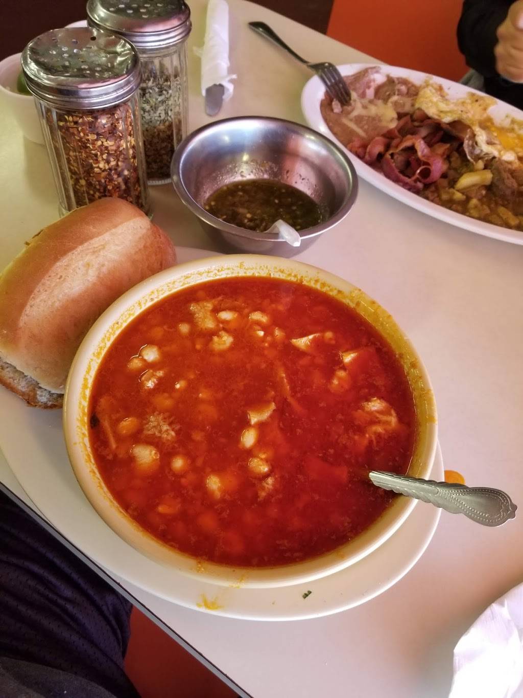 Super Burro | restaurant | 5819 Dyer St, El Paso, TX 79904, USA | 9155624028 OR +1 915-562-4028