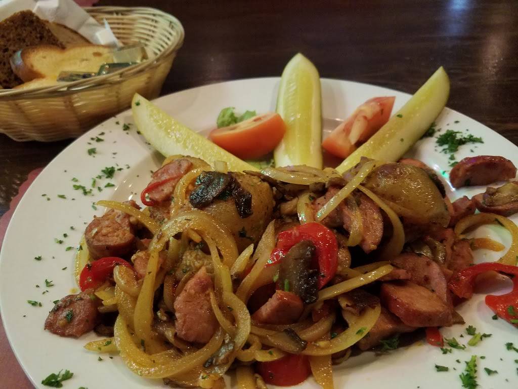 Grand Dukes Restaurant | restaurant | 980 75th St, Downers Grove, IL 60516, USA | 7085945622 OR +1 708-594-5622