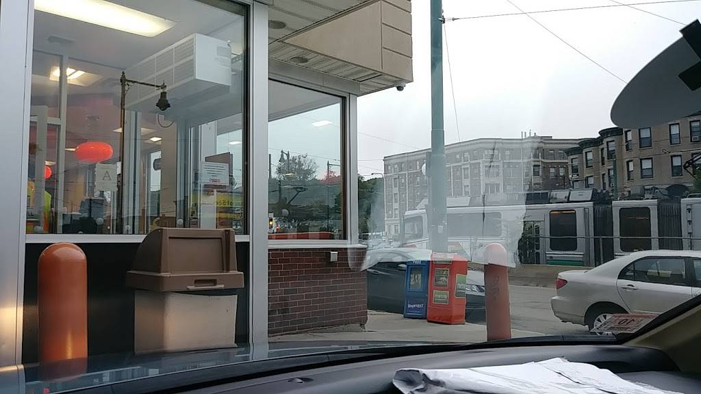 Dunkin | bakery | 1955 Beacon St, Brighton, MA 02135, USA | 6177380603 OR +1 617-738-0603