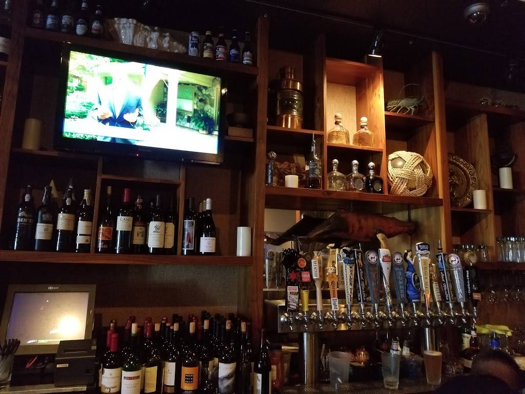 Marthas Vineyard Chowder Company | restaurant | 9 Oak Bluffs Ave, Oak Bluffs, MA 02557, USA | 5086963000 OR +1 508-696-3000