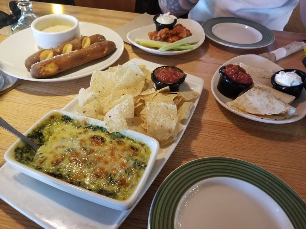 Applebees Grill + Bar | restaurant | 2 Elm St, Woburn, MA 01801, USA | 7819333079 OR +1 781-933-3079