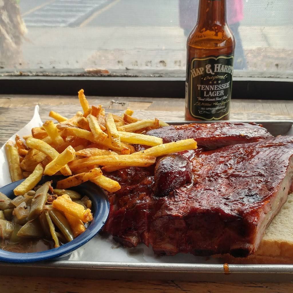 Martins Barbeque Joint | restaurant | 7238 Nolensville Rd, Nolensville, TN 37135, USA | 6157761856 OR +1 615-776-1856