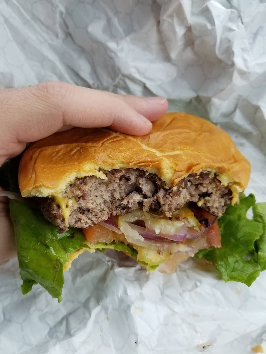 Big Burgzs | restaurant | 17627 E Warren Ave, Detroit, MI 48224, USA | 3136403956 OR +1 313-640-3956