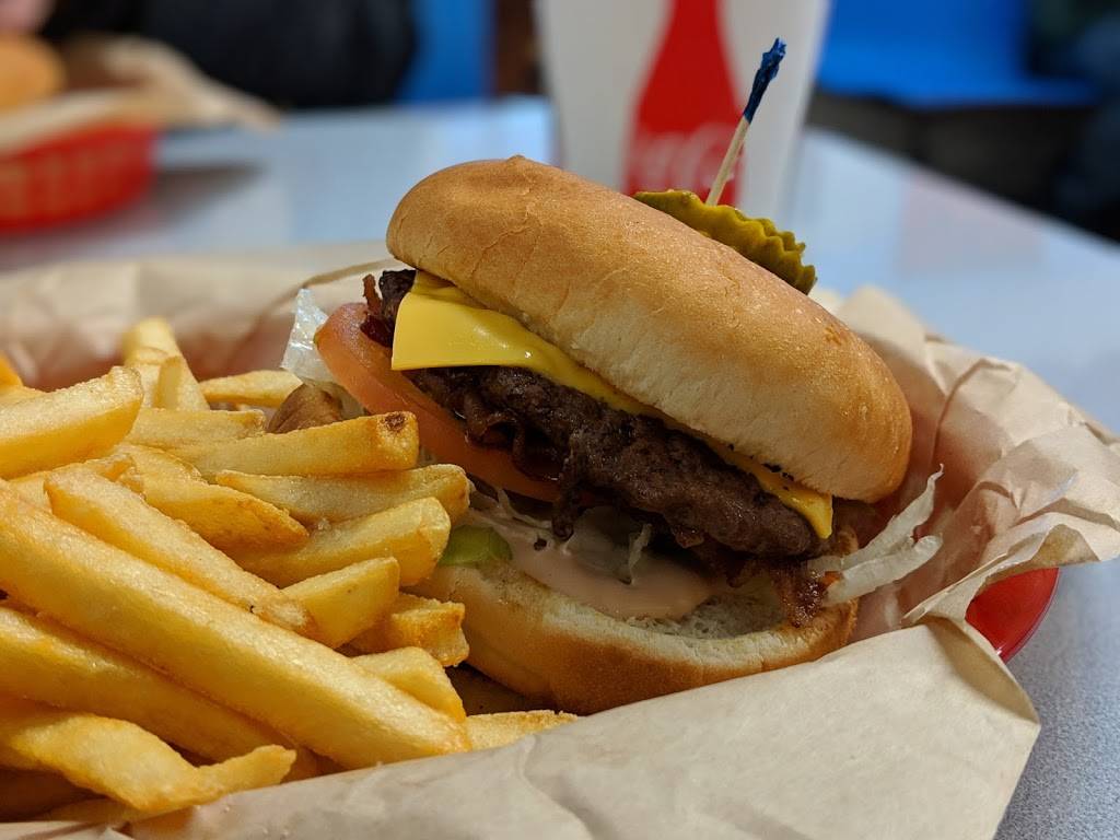 Scotties Drive In | restaurant | 1702 Pacific Ave, Forest Grove, OR 97116, USA | 5033576898 OR +1 503-357-6898