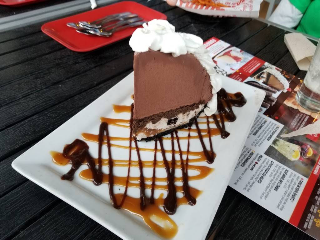 Red Robin Gourmet Burgers and Brews | restaurant | 19 S McClintock Dr, Tempe, AZ 85281, USA | 4808940655 OR +1 480-894-0655