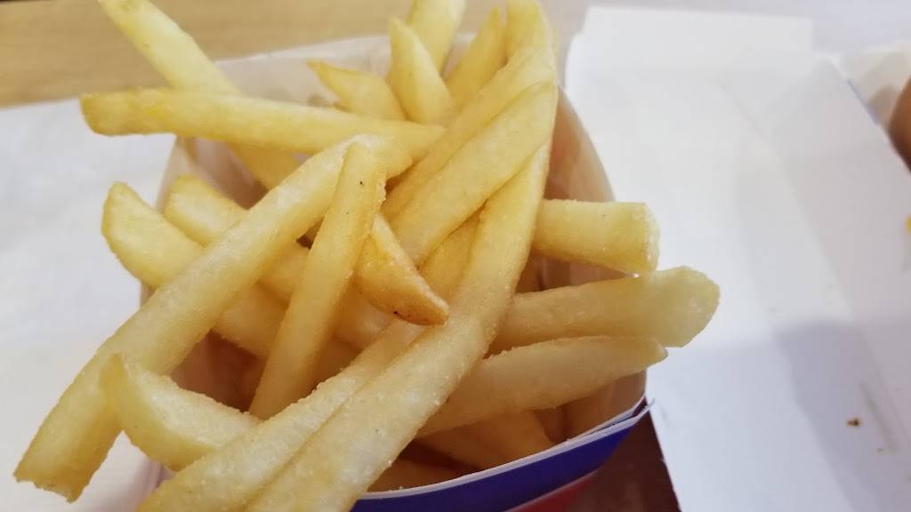 Dairy Queen Grill & Chill | restaurant | 4005 Jericho Turnpike, East Northport, NY 11731, USA | 6314869213 OR +1 631-486-9213