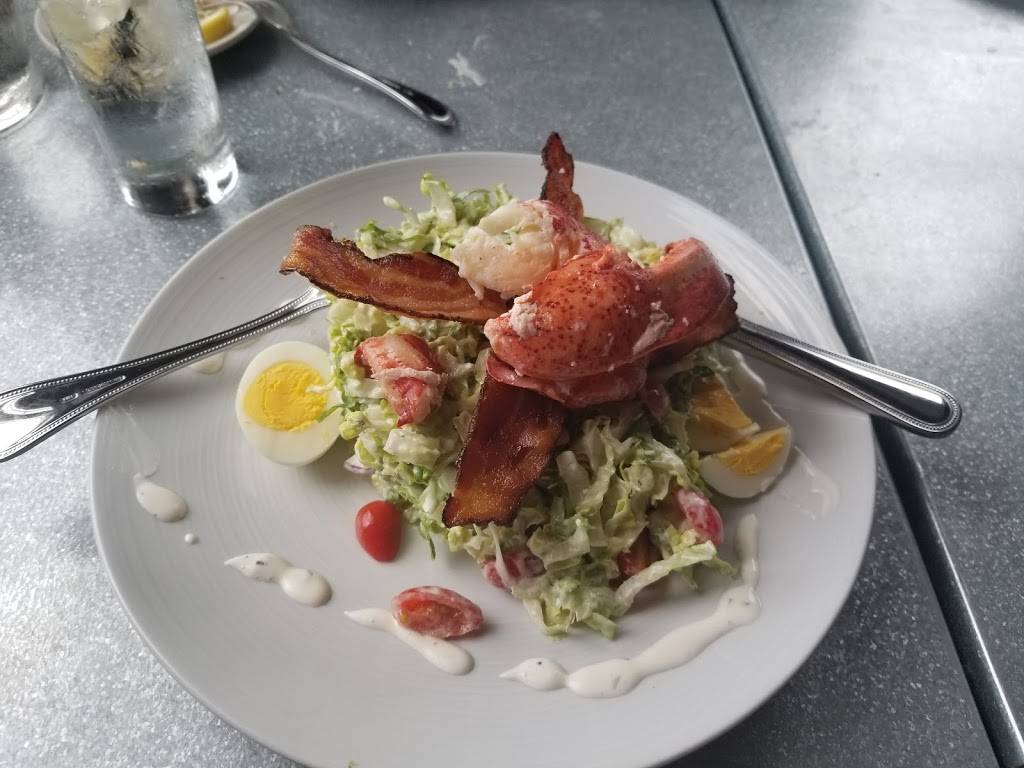 Bleu Restaurant & Lounge | restaurant | 2200 Dickinson Rd, De Pere, WI 54115, USA | 9203475000 OR +1 920-347-5000