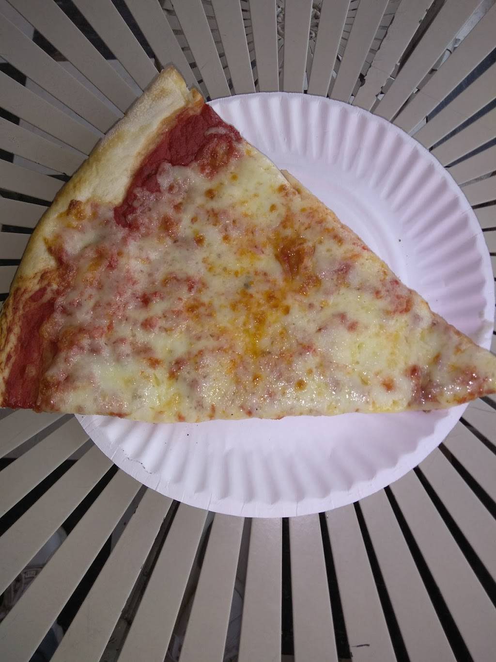 Chase Ave Pizza &Catering | restaurant | 581 Chase Ave, Waterbury, CT 06704, USA | 2037552624 OR +1 203-755-2624