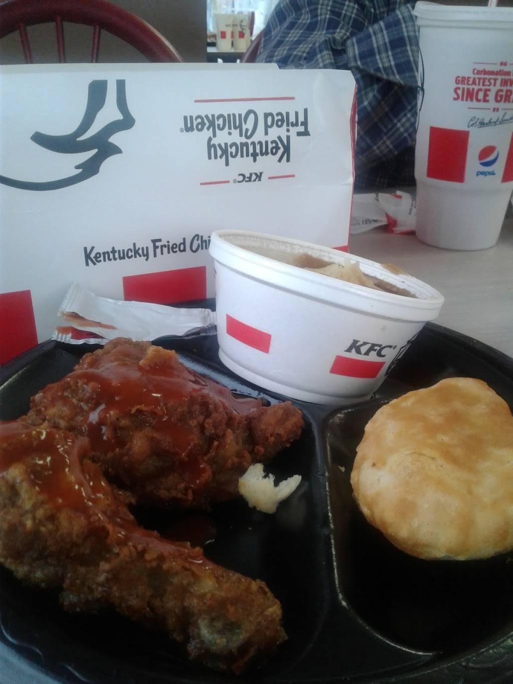 KFC | restaurant | 313 Hwy 82 East, Winona, MS 38967, USA | 6622834913 OR +1 662-283-4913