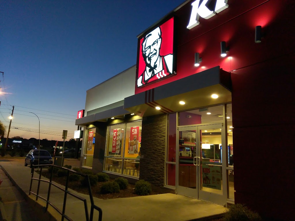 KFC | restaurant | 427 S Tyndall Pkwy, Panama City, FL 32404, USA | 8507840777 OR +1 850-784-0777