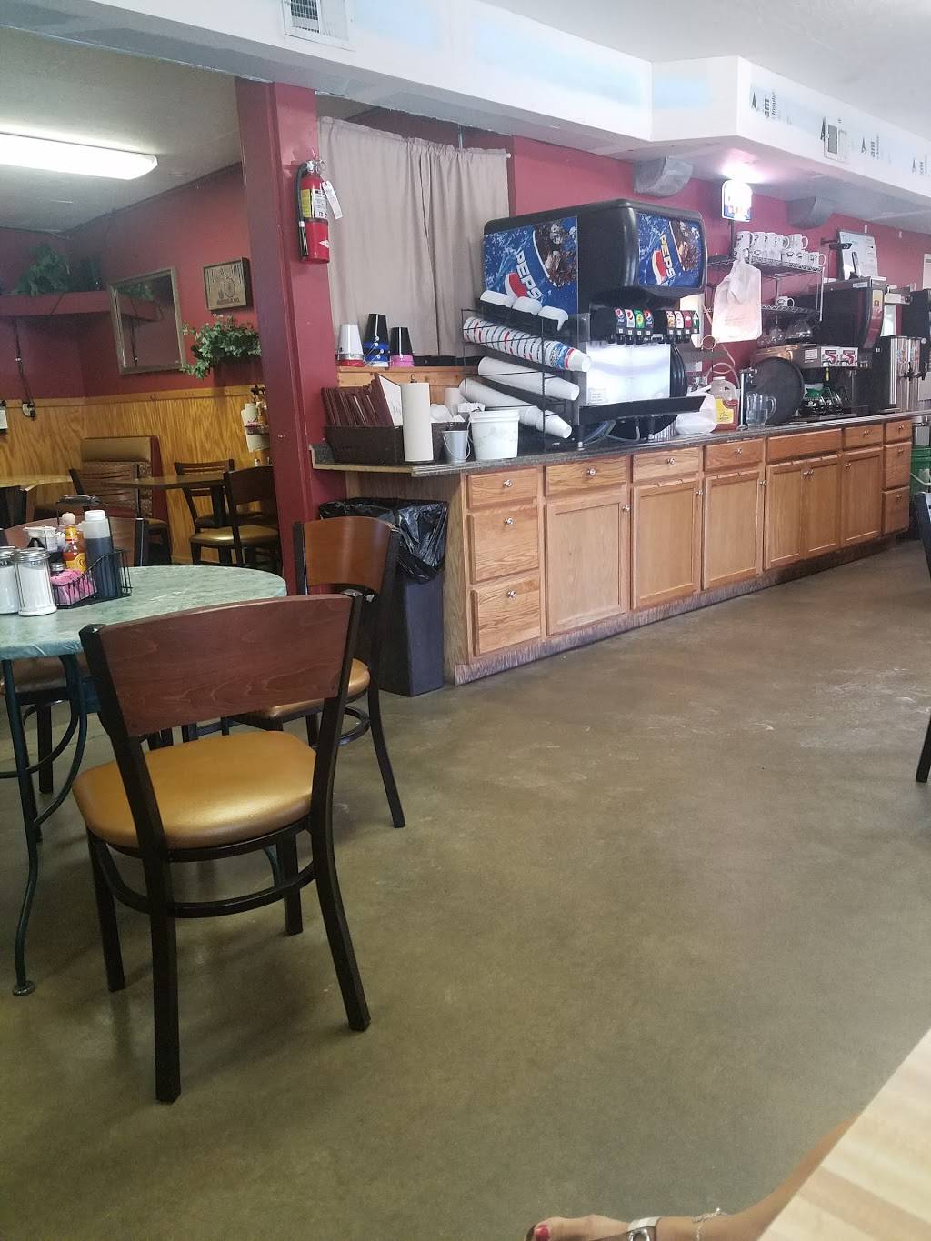 Jamies Place | restaurant | 300 S Market St, Holden, MO 64040, USA | 8167324346 OR +1 816-732-4346