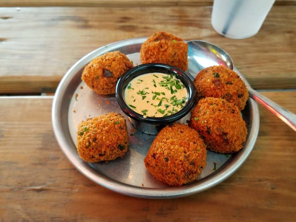 Cottonwood | restaurant | 3422 N Shepherd Dr, Houston, TX 77018, USA | 7138020410 OR +1 713-802-0410