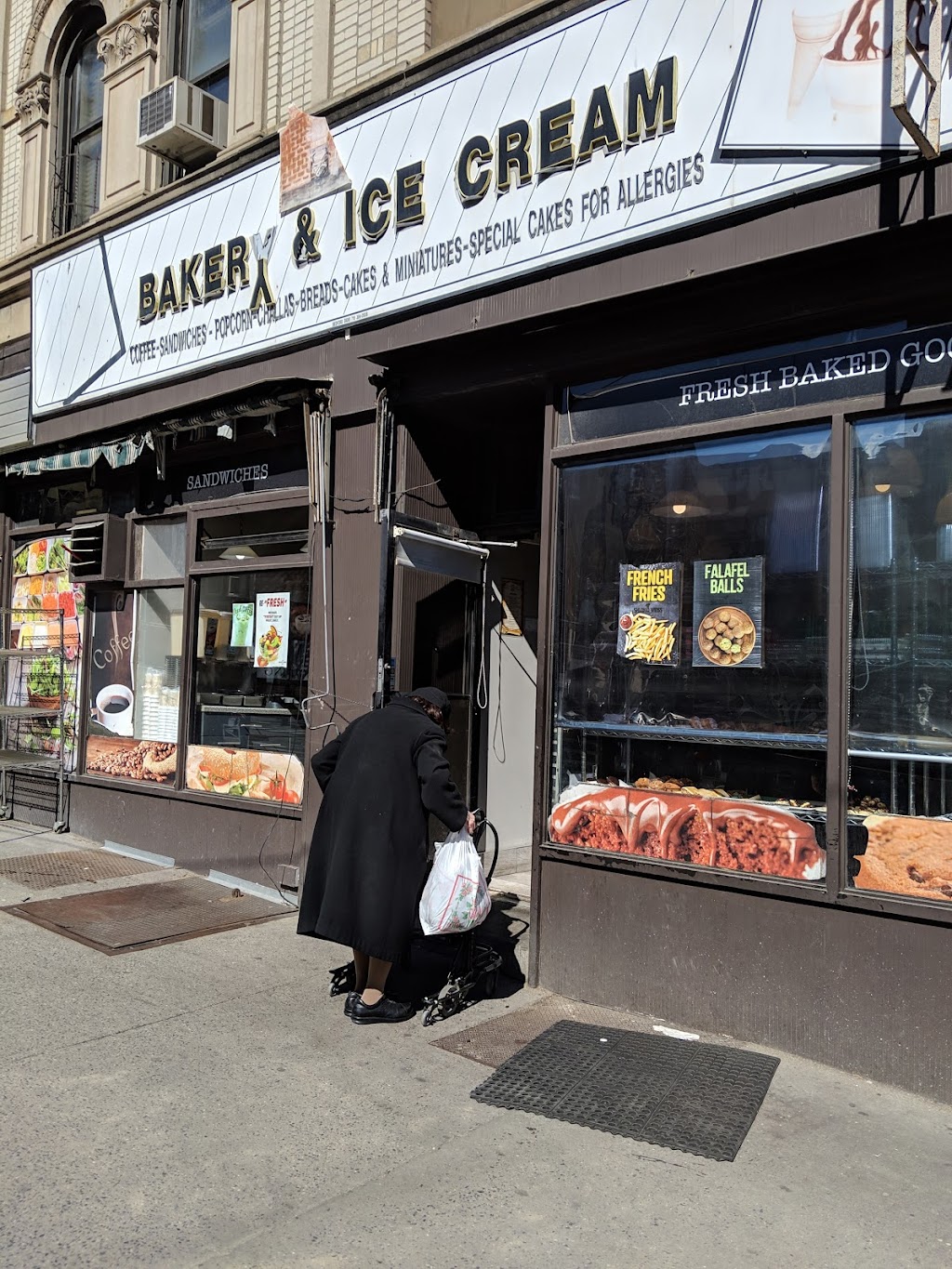 Weiss Bakery Plus 123 | bakery | 123 Lee Ave, Brooklyn, NY 11211, USA | 9293878003 OR +1 929-387-8003