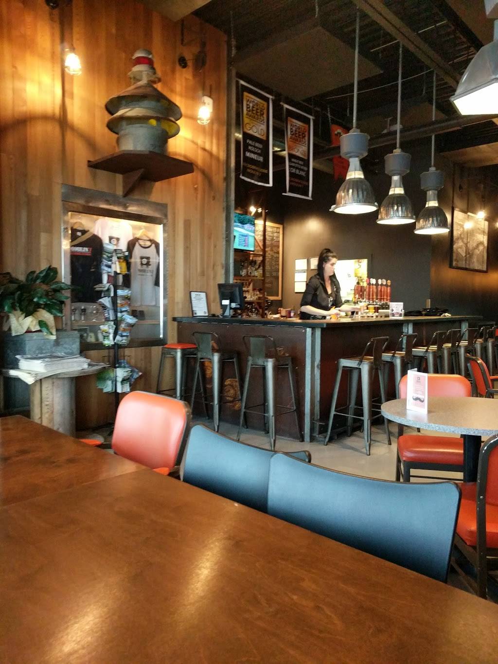 Microbrasserie Moulin 7 | restaurant | 294 Boulevard St Luc, Asbestos, QC J1T 2W1, Canada | 8197160686 OR +1 819-716-0686