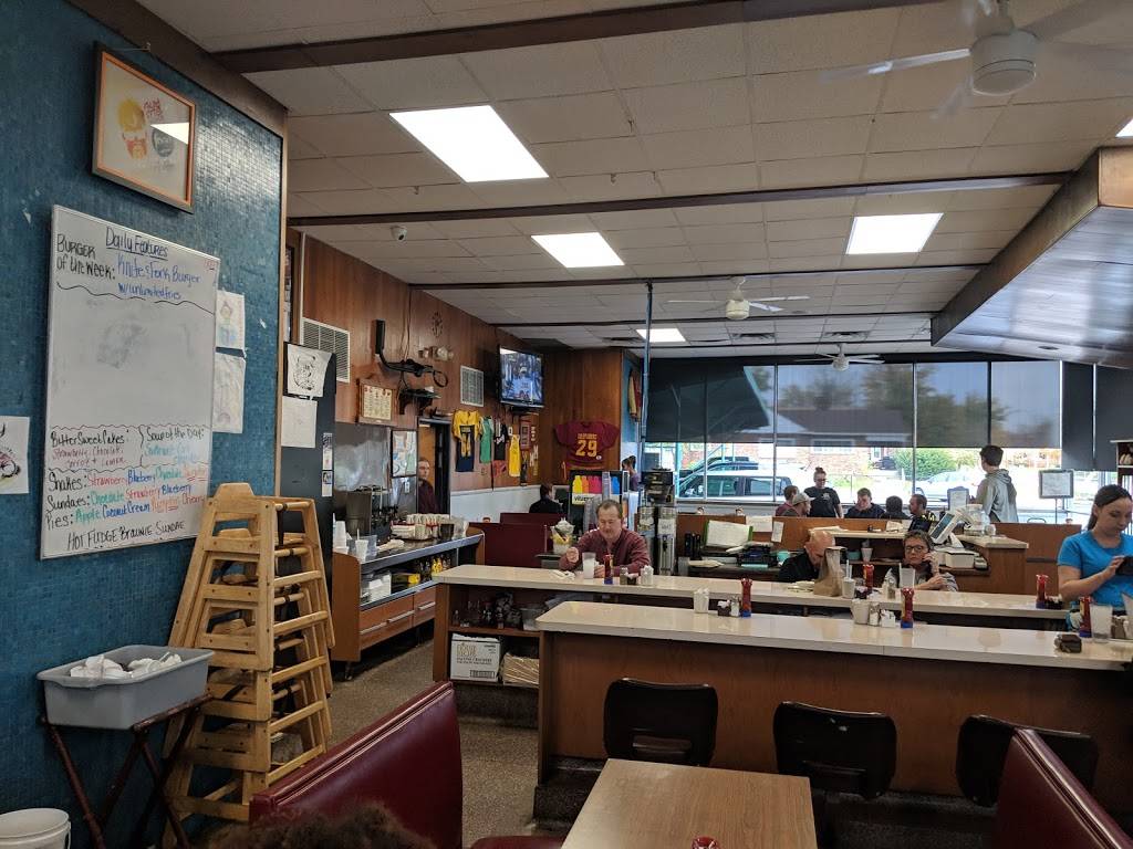 Steer-In | restaurant | 5130 E 10th St, Indianapolis, IN 46219, USA | 3173560996 OR +1 317-356-0996