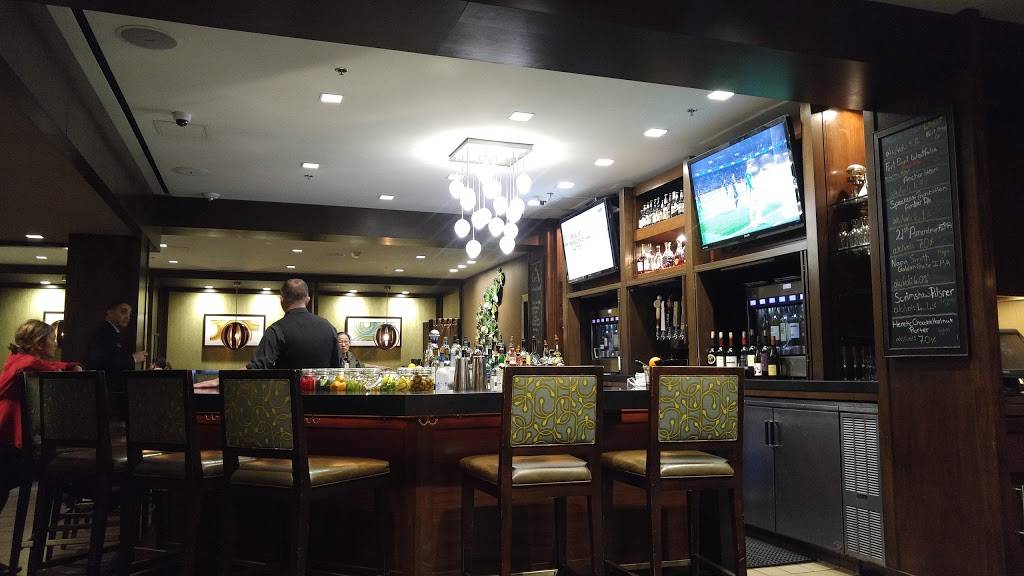 Grill & Vine | restaurant | 1 Old Bayshore Hwy, Millbrae, CA 94030, USA | 6508728141 OR +1 650-872-8141