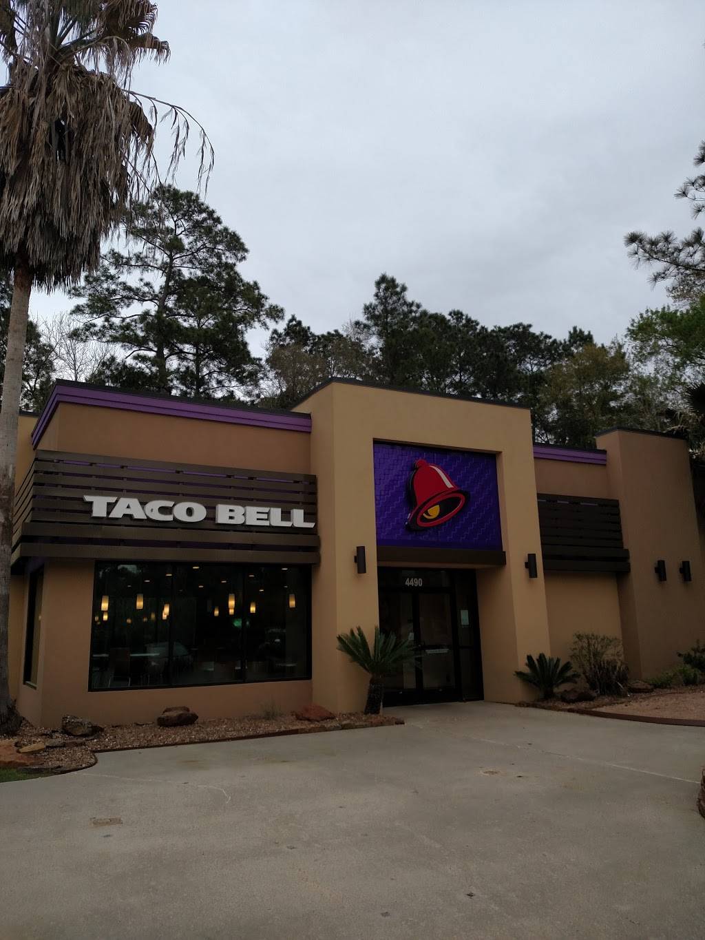 Taco Bell | meal takeaway | 4490 Panther Creek Pne, The Woodlands, TX 77381, USA | 2813639707 OR +1 281-363-9707