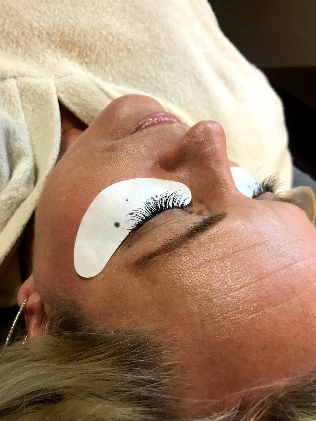 Radiant FX Salon & Day Spa | restaurant | 3808 1st Ave NE, Cedar Rapids, IA 52402, USA | 3195315985 OR +1 319-531-5985