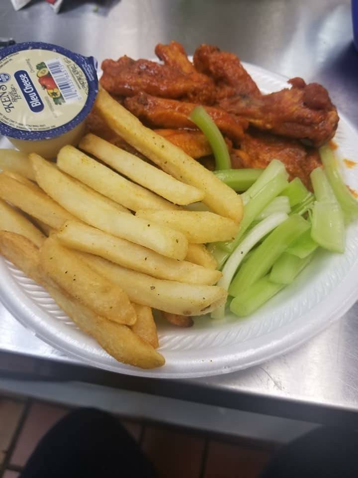 Country Wings | restaurant | 6959 Macon Rd Suite B, Columbus, GA 31907, USA | 7066107236 OR +1 706-610-7236
